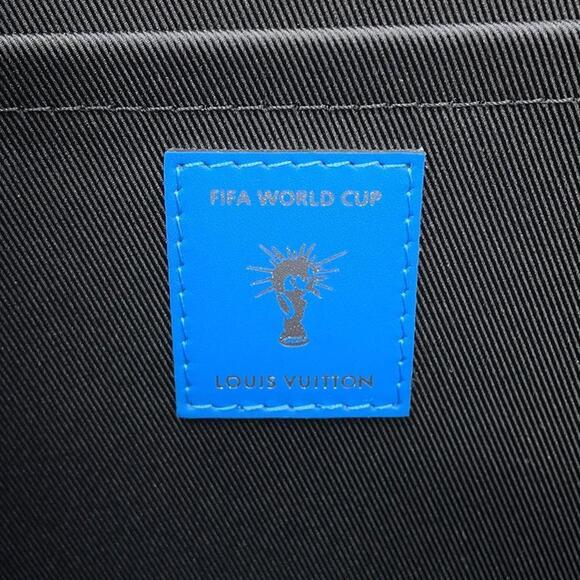 LOUIS VUITTON Blue Clutch Bag - Picture 14 of 16